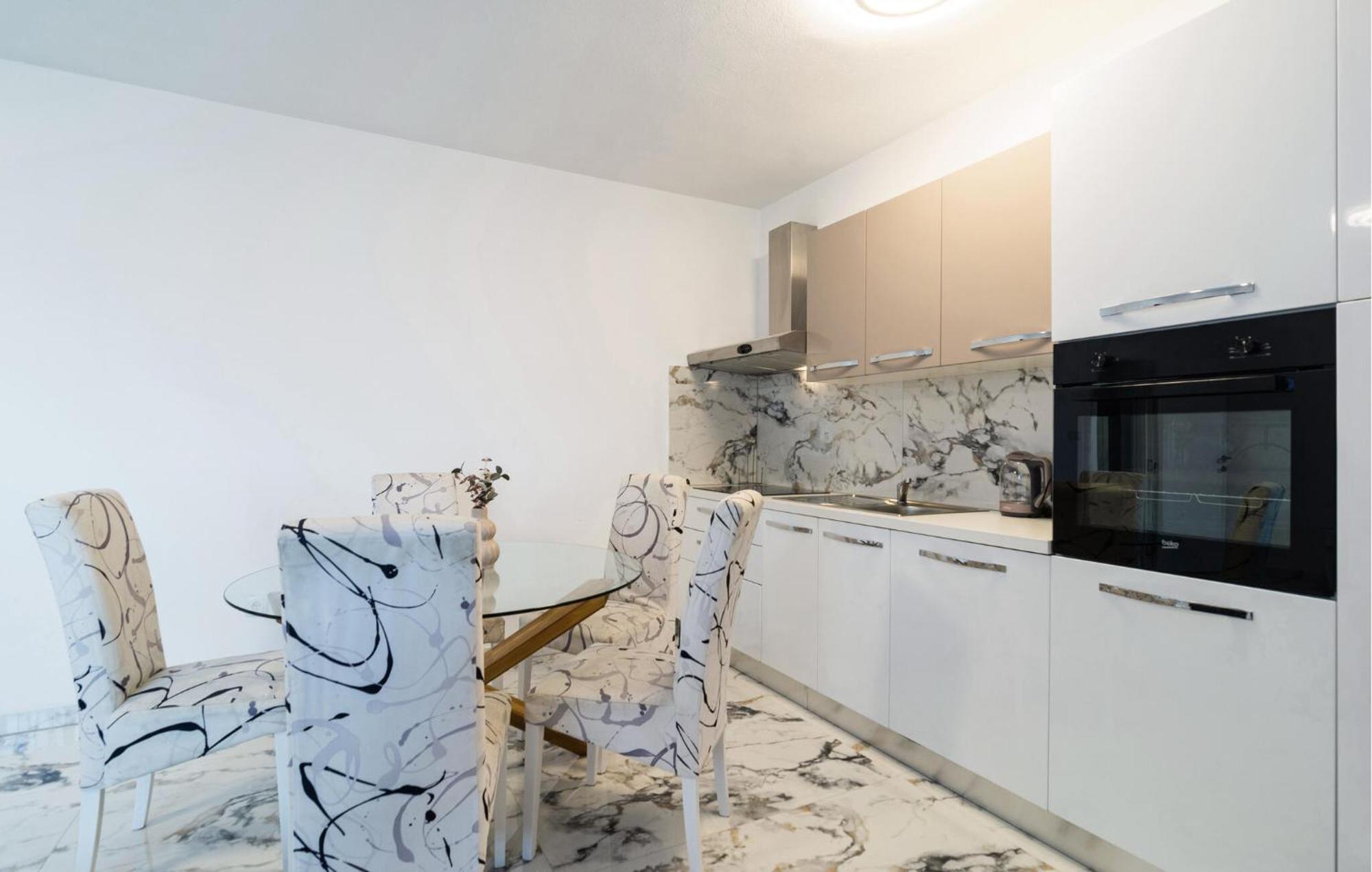 Amazing Apartment In Podstrana With Wifi Exterior foto